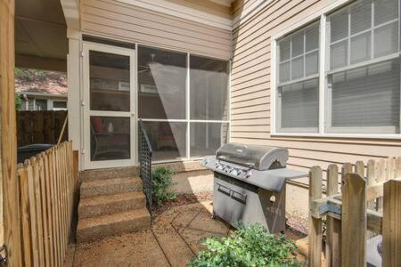The Commodore - Stunning Vandy Home, Walk To It All Нэшвилл Экстерьер фото