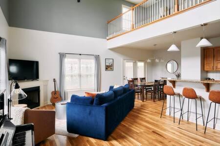 The Commodore - Stunning Vandy Home, Walk To It All Нэшвилл Экстерьер фото