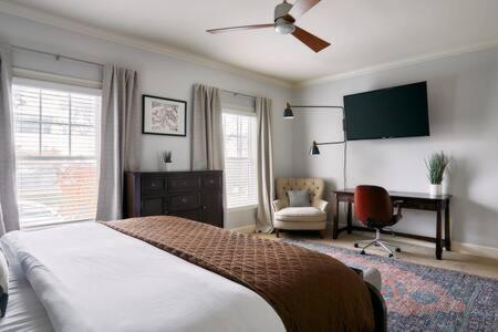 The Commodore - Stunning Vandy Home, Walk To It All Нэшвилл Экстерьер фото
